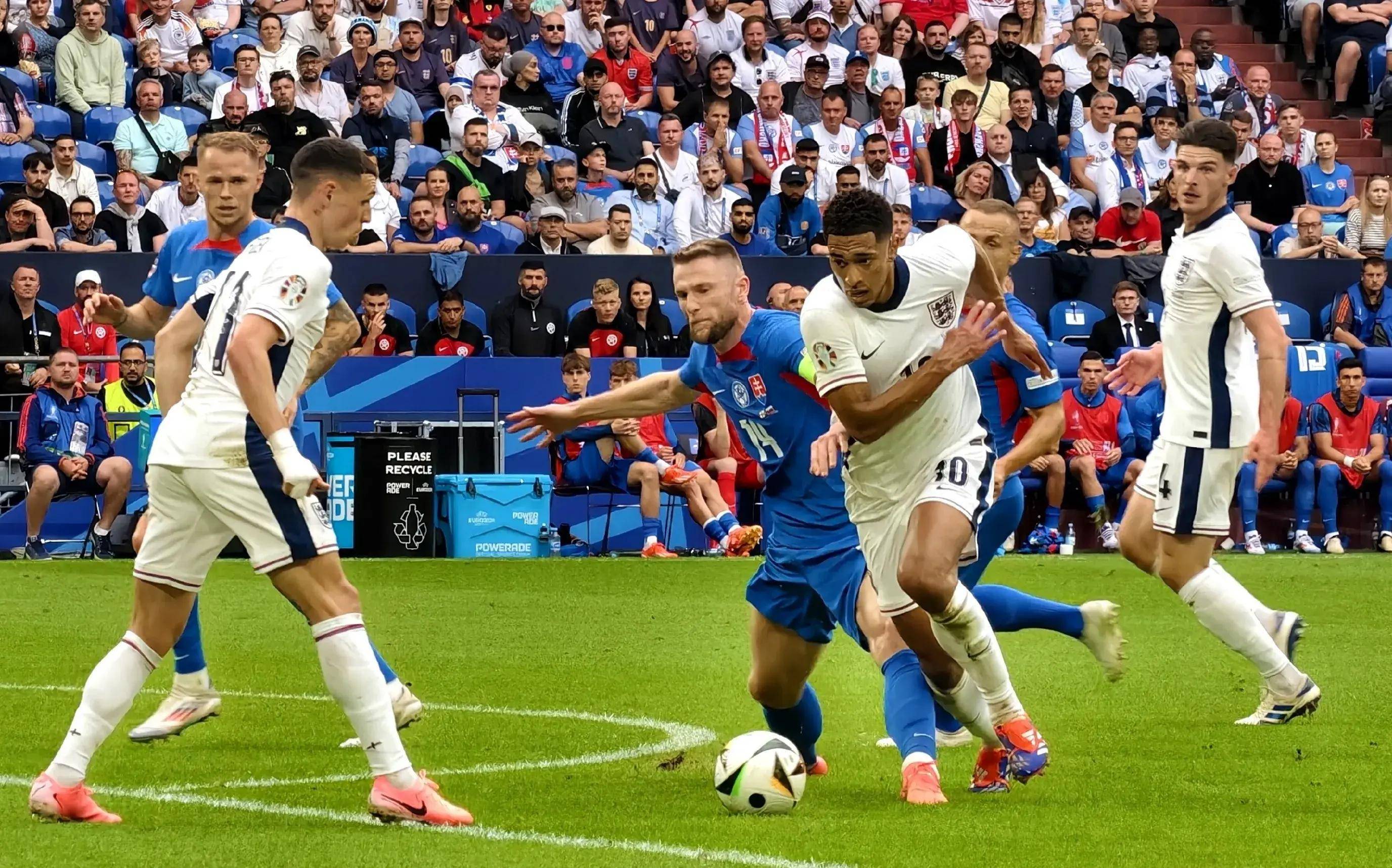 杏彩体育app-欧洲俱乐部联赛上球队实力对决(欧洲俱乐部联赛上球队实力对决是什么)