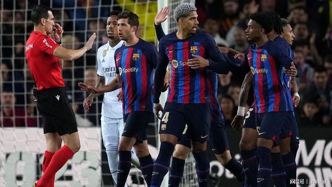 关于巴塞罗那主帅密集调整战术备战西甲强队对决的信息