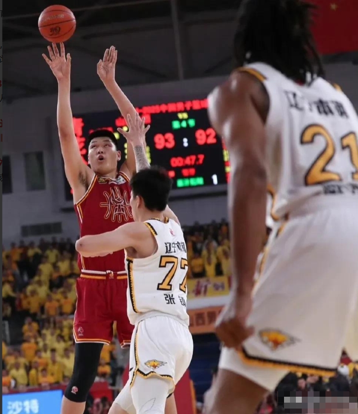 杏彩体育亚洲官网-关于猛龙队坐镇主场，轻松战胜弱旅领先积分榜的信息