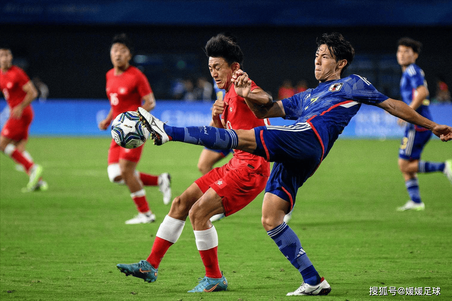 杏彩体育app下载-足球赛事备受关注，激情创造无数经典瞬间