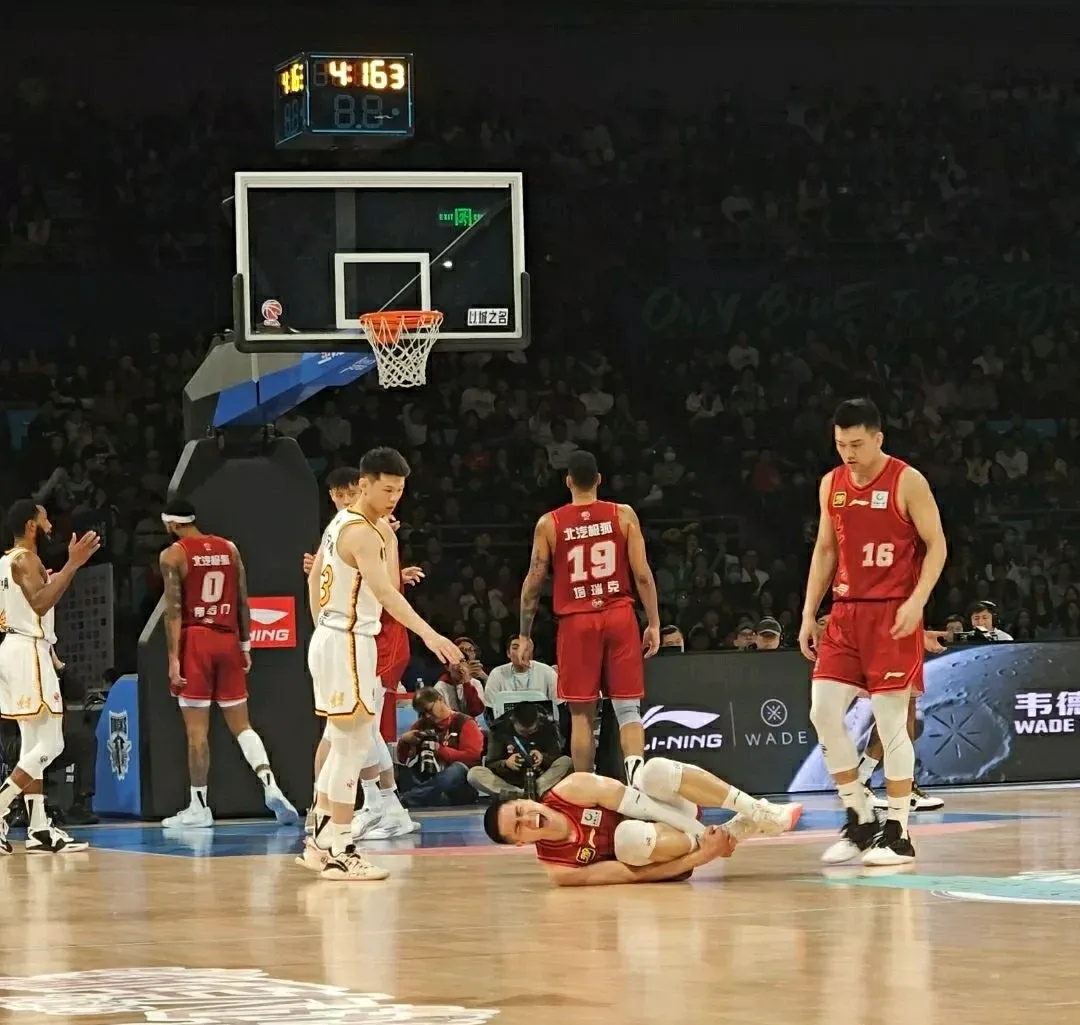 杏彩体育网页版入口-关于在北京队赛场上演全国篮球锦标赛，救主，引发全场沸腾的信息