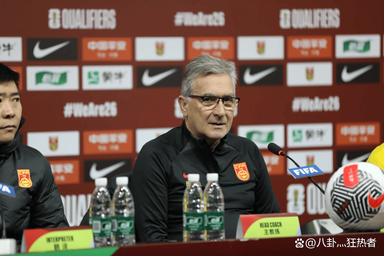 教练们在独特的战术上做出了巧妙的调整