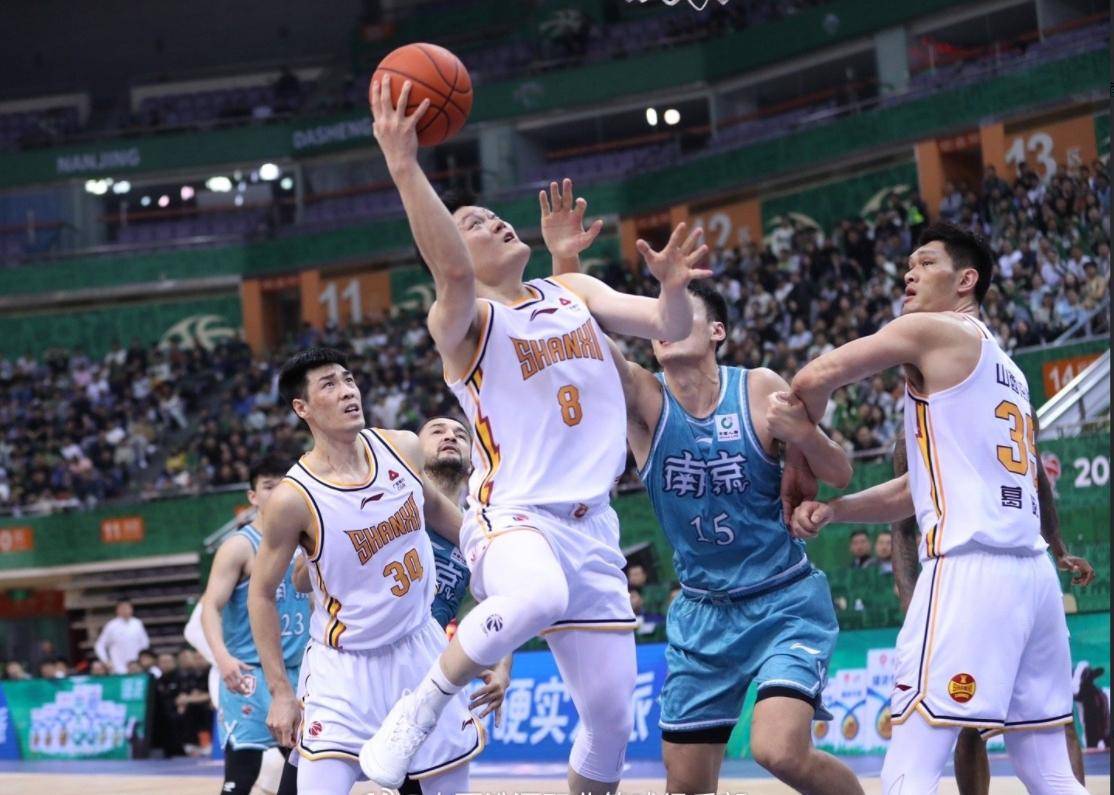 山西男篮实力不俗,全队追求进步 山西男篮实力不俗,全队追求进步