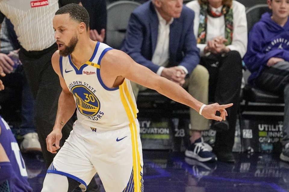 勇士大胜黄蜂,库里单场创下生涯新高得分的简单介绍 勇士大胜黄蜂,库里单场创下生涯新高得分的简单介绍