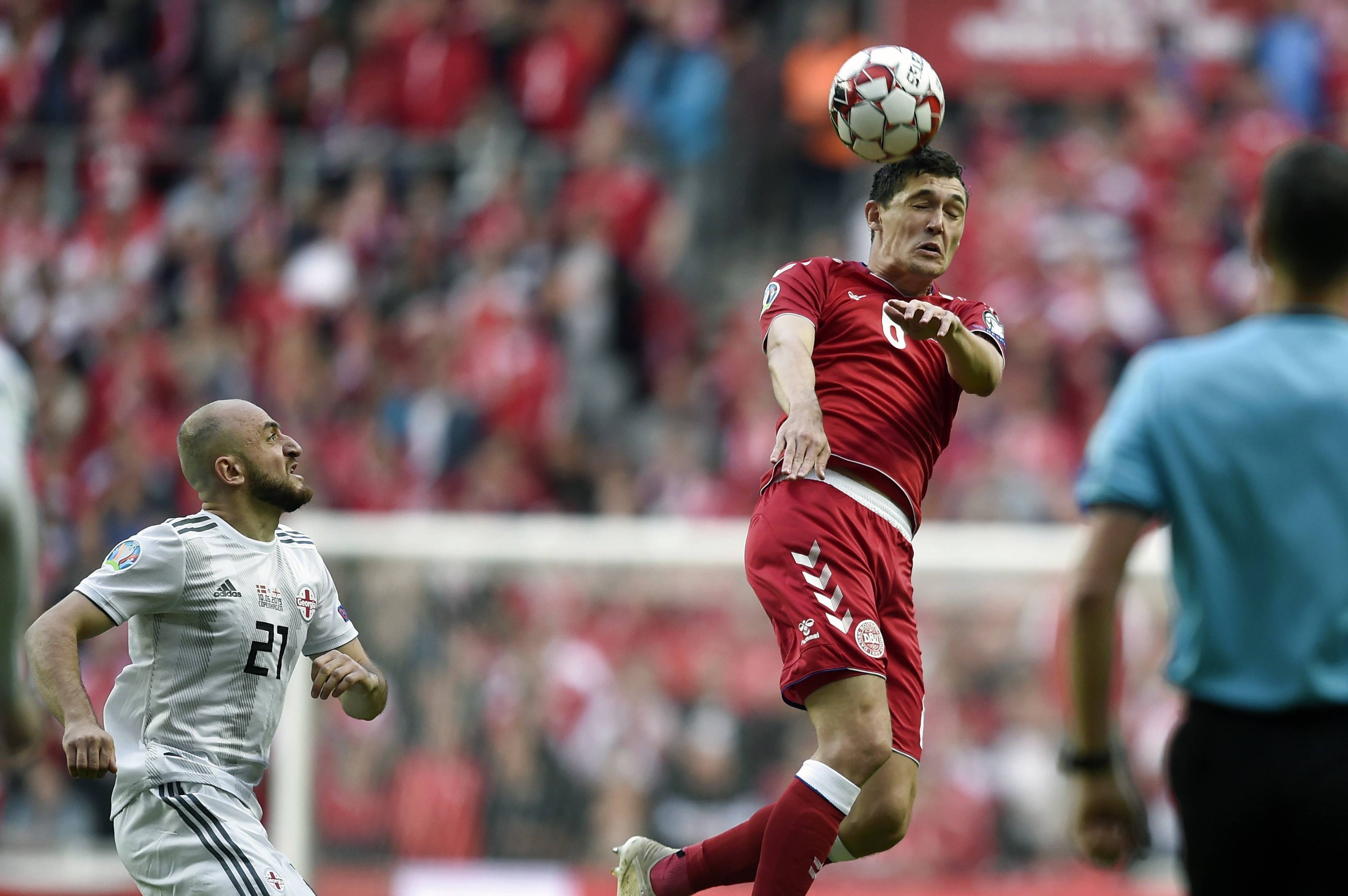 捷克队备战欧洲杯预选赛,全力以赴 捷克队备战欧洲杯预选赛,全力以赴