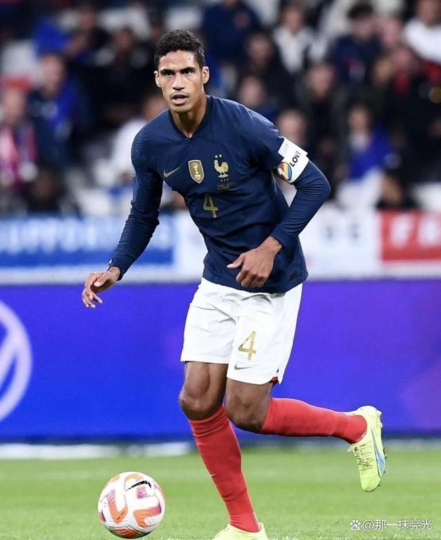 瓦拉内拒绝续约荷兰豪门,引发争议的简单介绍 瓦拉内拒绝续约荷兰豪门,引发争议的简单介绍