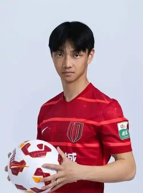 精彩的比赛中某队表现得犹如雪上加霜的简单介绍 精彩的比赛中某队表现得犹如雪上加霜的简单介绍