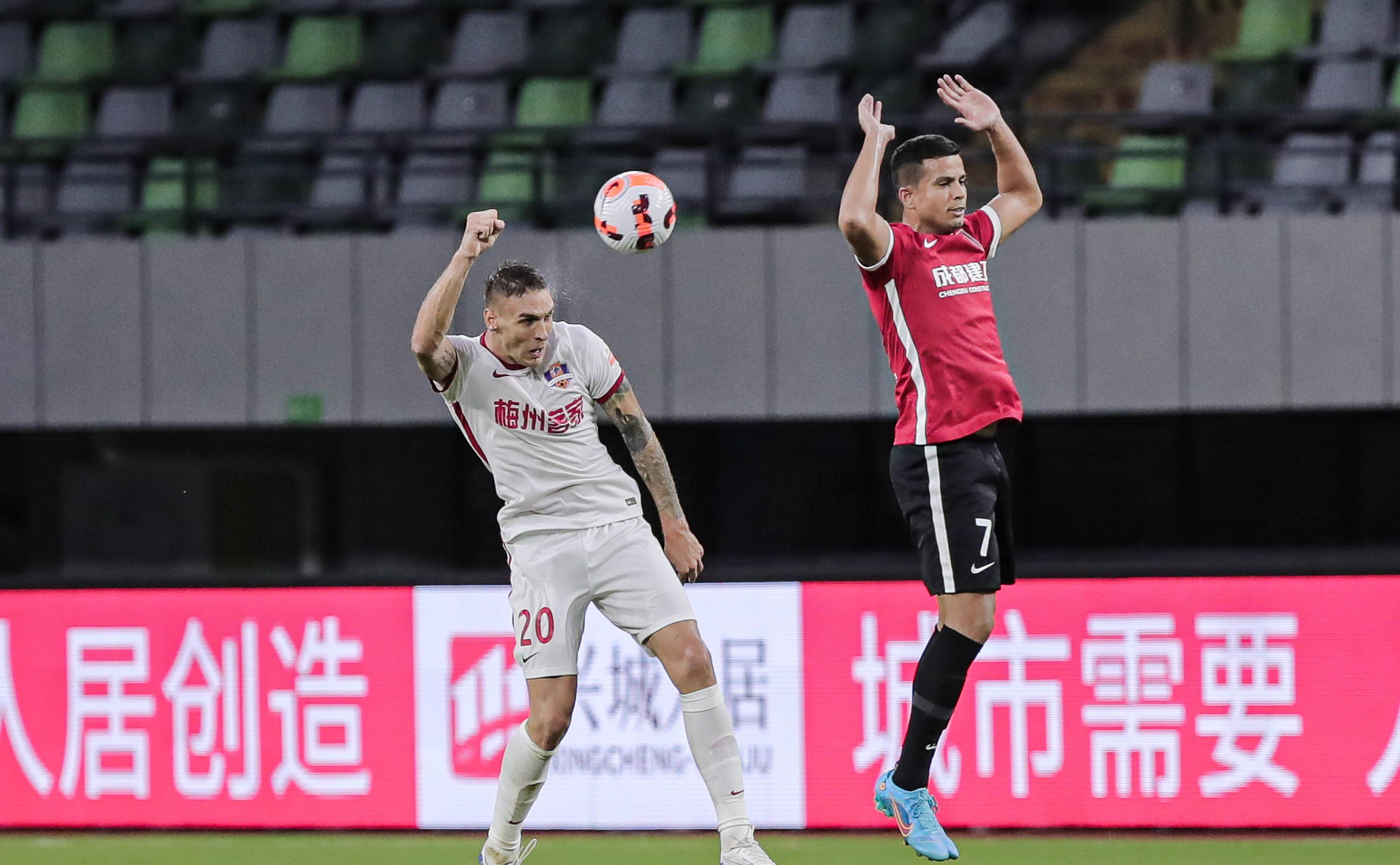 湖北队客场胜出,赢得关键的胜利 湖北队客场胜出,赢得关键的胜利