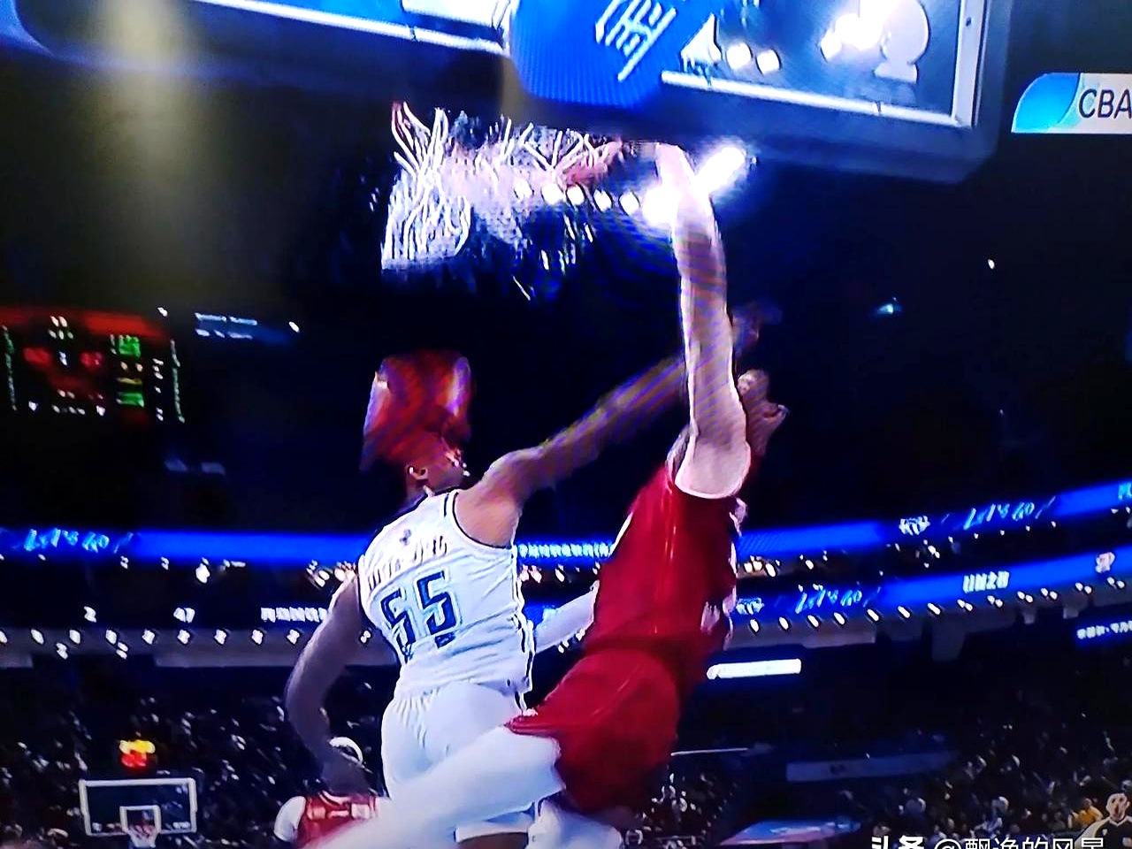 一位球员在比赛中交出了惊人的表现 一位球员在比赛中交出了惊人的表现