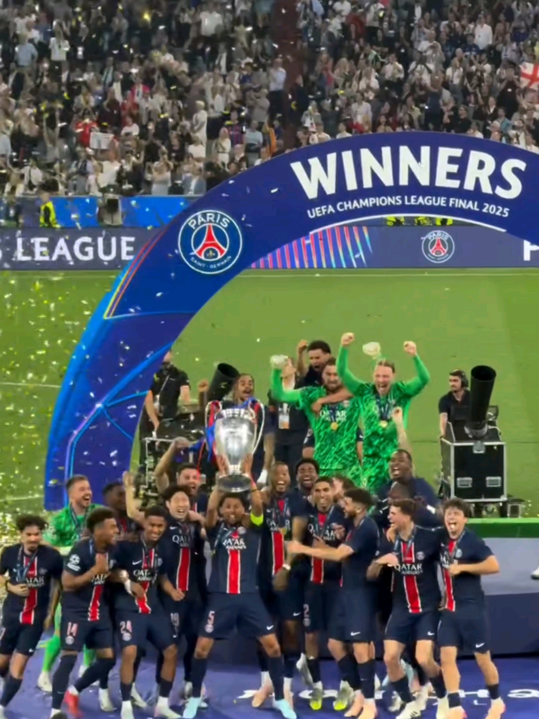 包含巴黎圣日耳曼全队入选法国国家队的词条 包含巴黎圣日耳曼全队入选法国国家队的词条