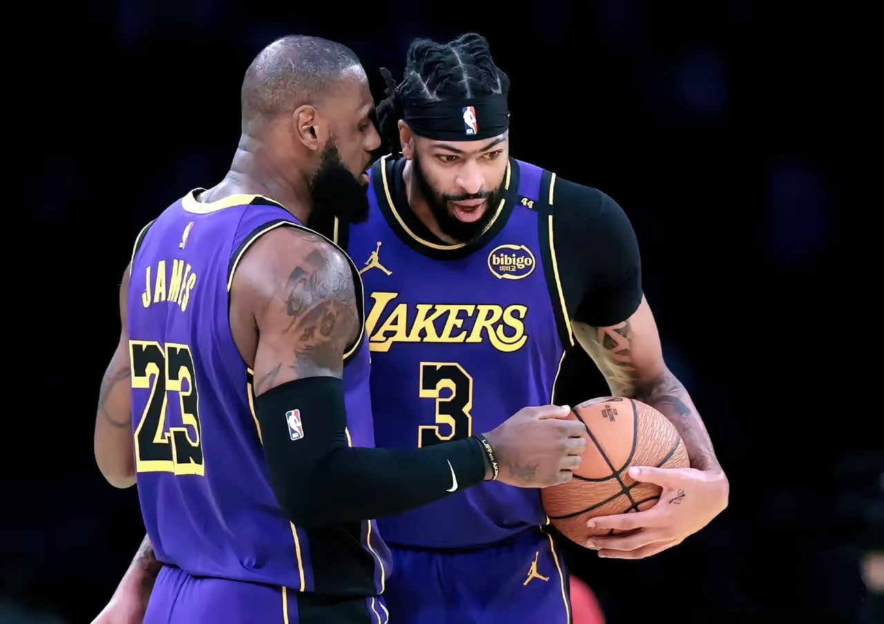 光芒四射!湖人大胜尼克斯 光芒四射!湖人大胜尼克斯