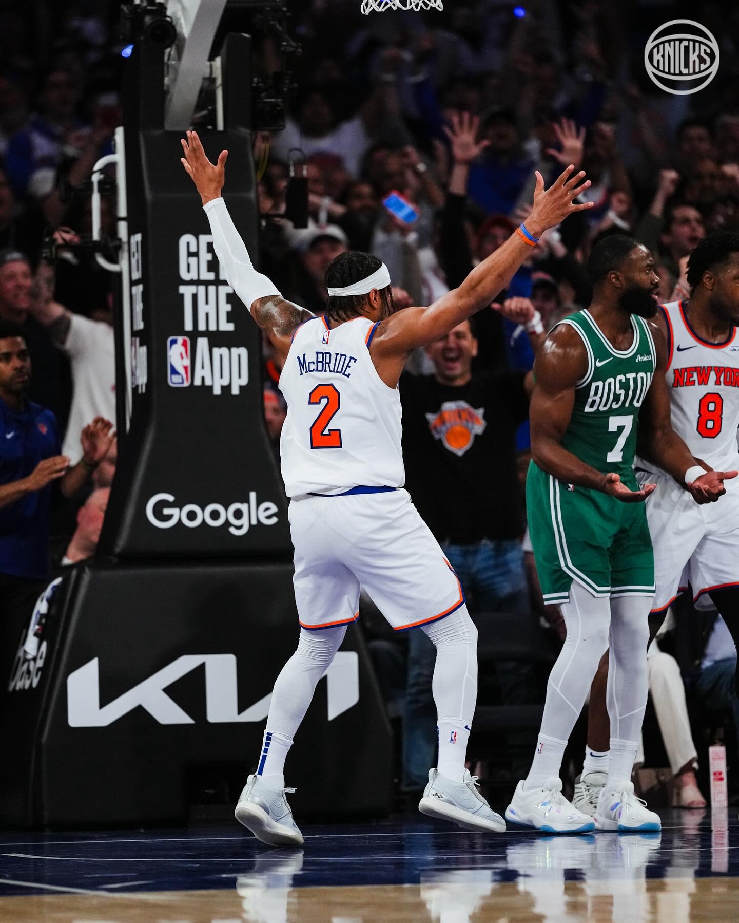 尼克斯完胜猛龙，小组赛关键一战的简单介绍