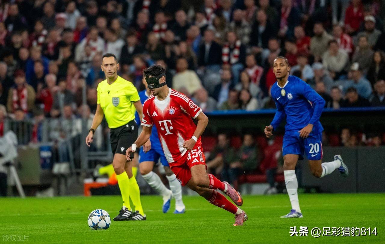 包含不莱梅主场击败霍芬海姆，将积分拉开差距的词条