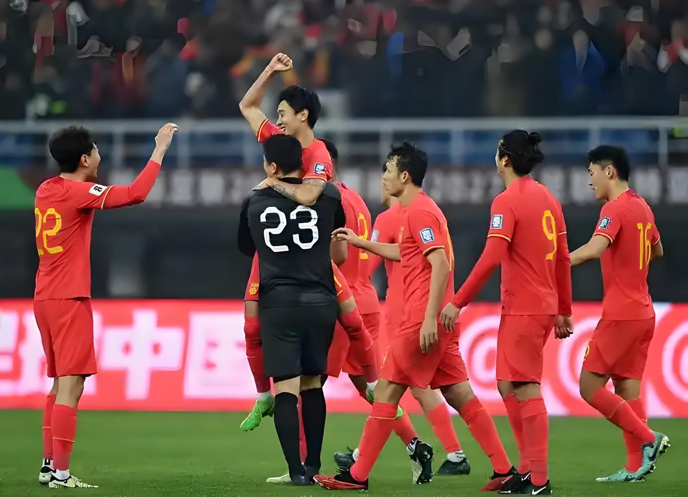 韩国队队员发挥出色，积极备战下一场比赛