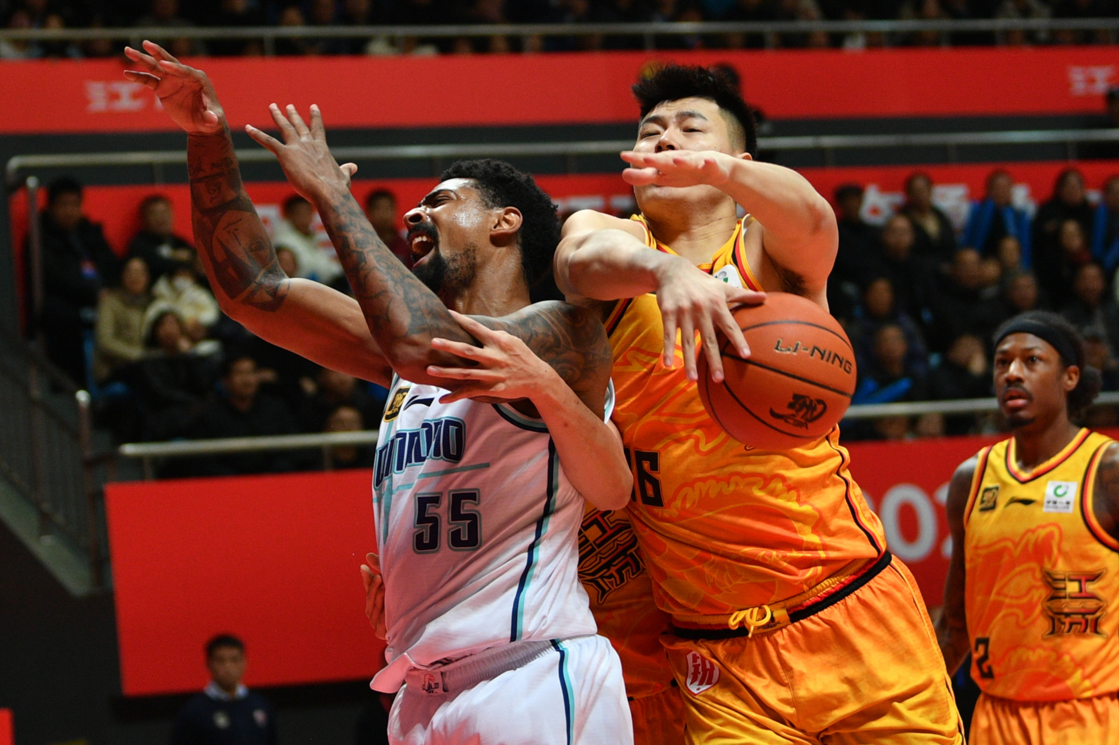 杏彩体育app-包含外援球员表现不俗，球队轻松战胜对手的词条